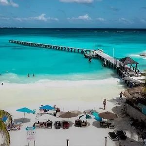 La Palma Beachfront & Club Nautico Cancún